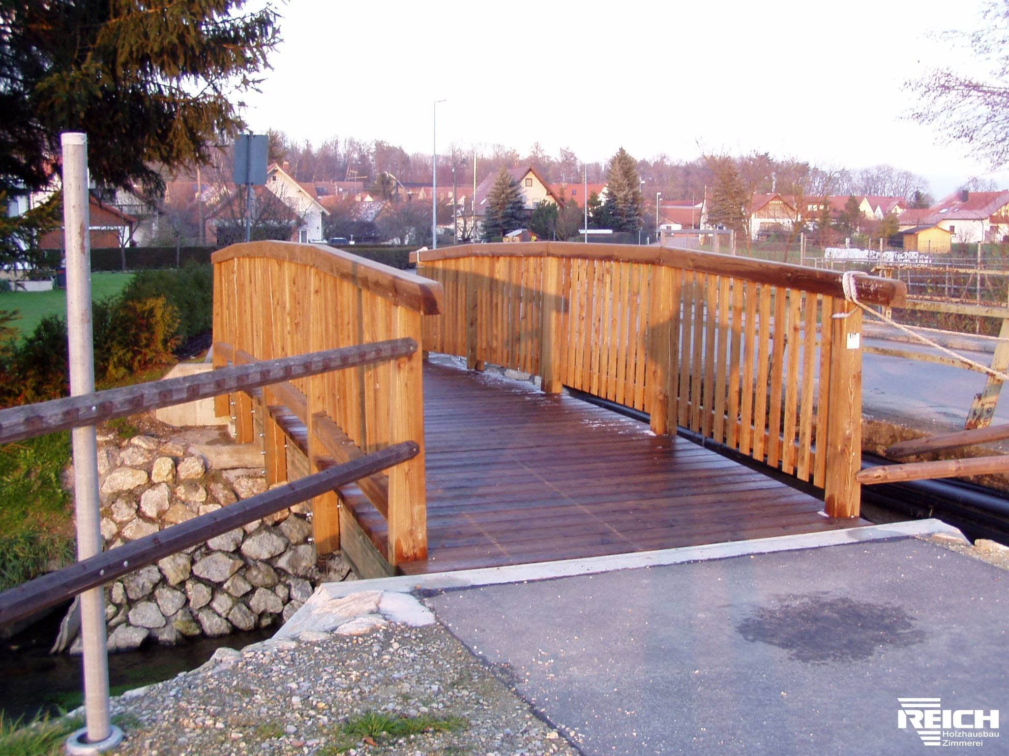 Bushäuschen, Brücke