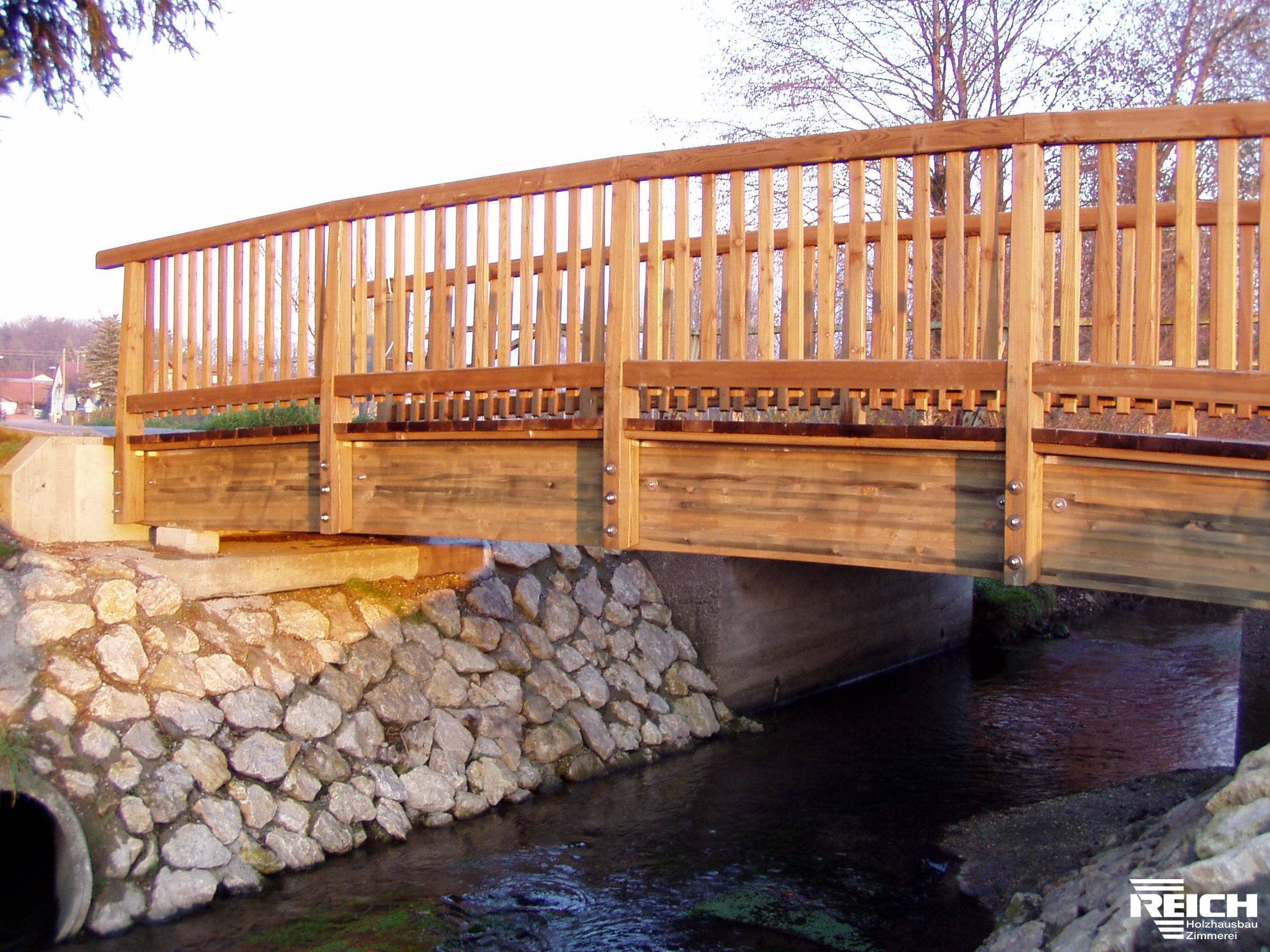 Bushäuschen, Brücke