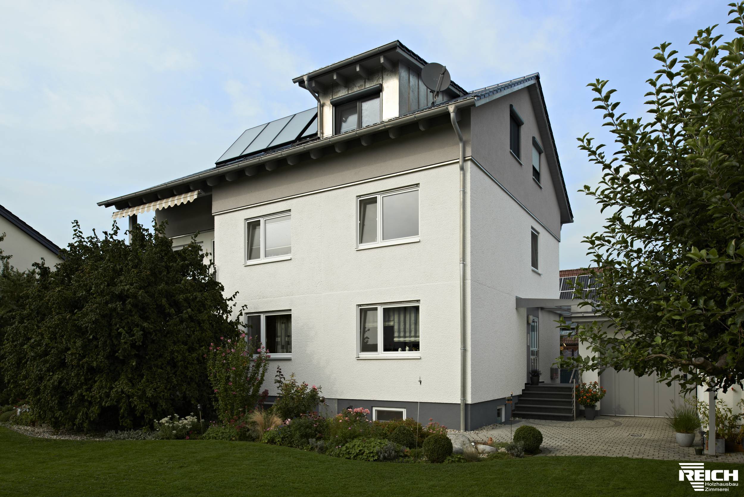 Aufstockung ZFH mit Doppelgarage in Brettsperrholz – Bauweise (LENO)