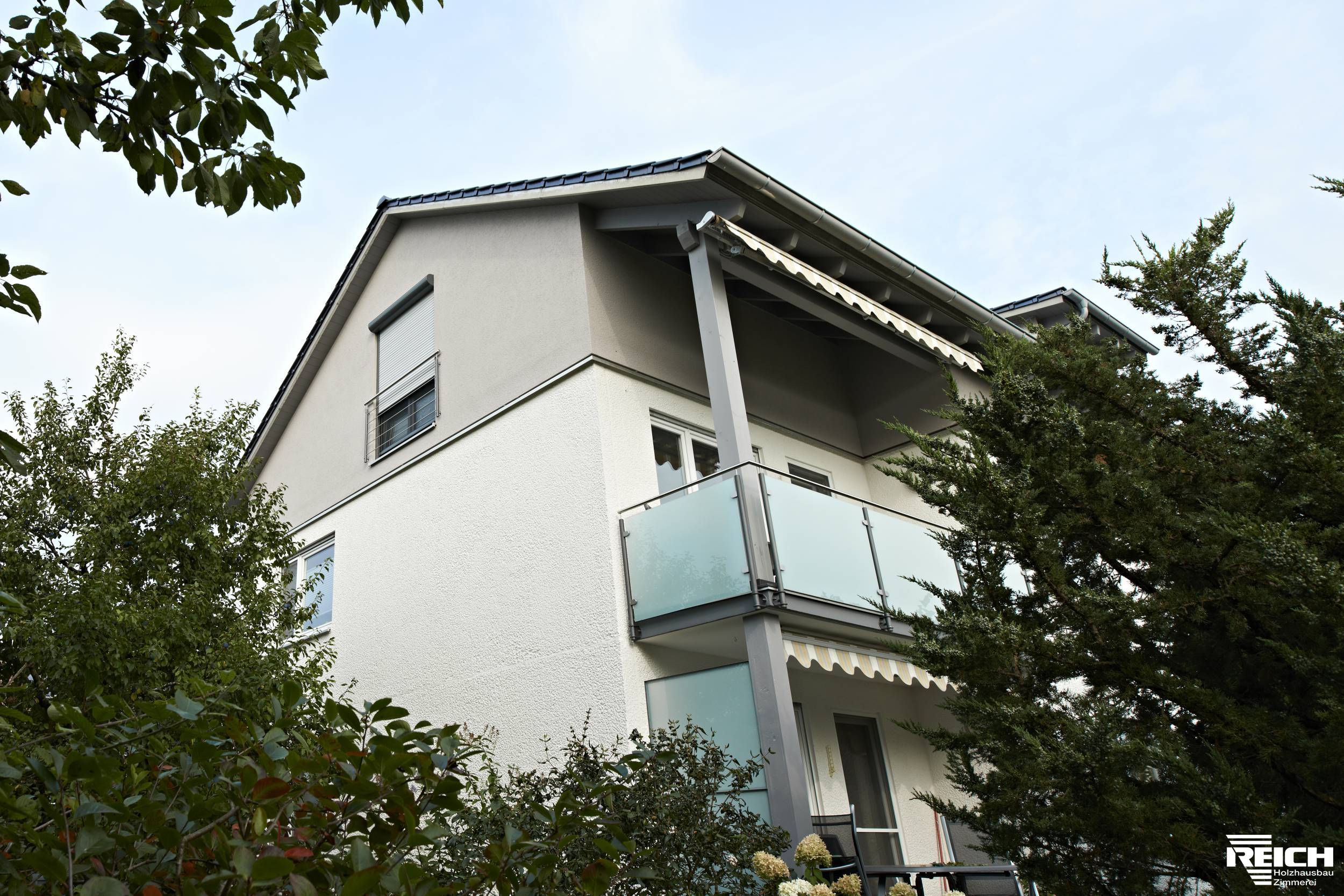 Aufstockung ZFH mit Doppelgarage in Brettsperrholz – Bauweise (LENO)
