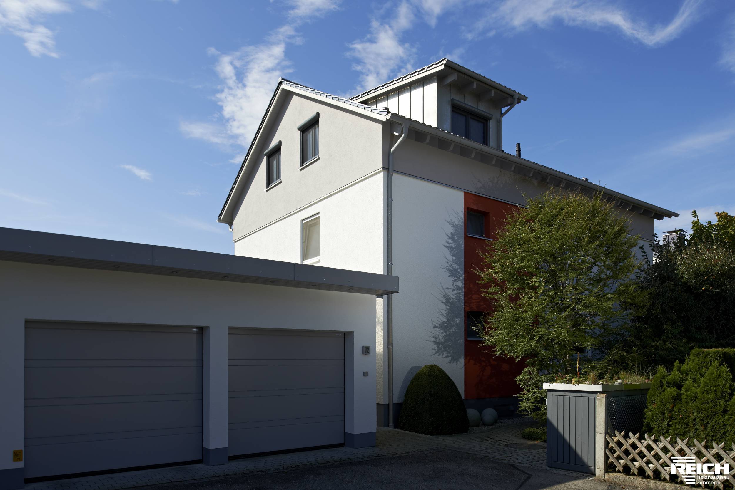 Aufstockung ZFH mit Doppelgarage in Brettsperrholz – Bauweise (LENO)