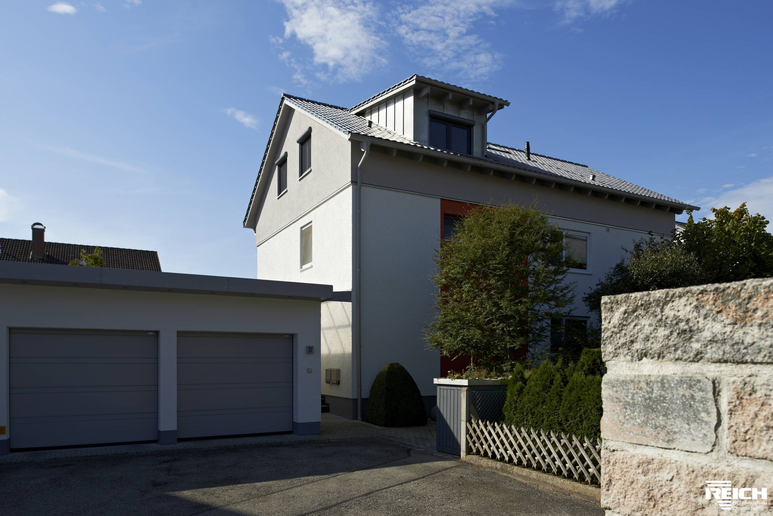 Aufstockung ZFH mit Doppelgarage in Brettsperrholz – Bauweise (LENO)