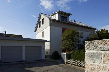 Aufstockung ZFH mit Doppelgarage in Brettsperrholz – Bauweise (LENO)